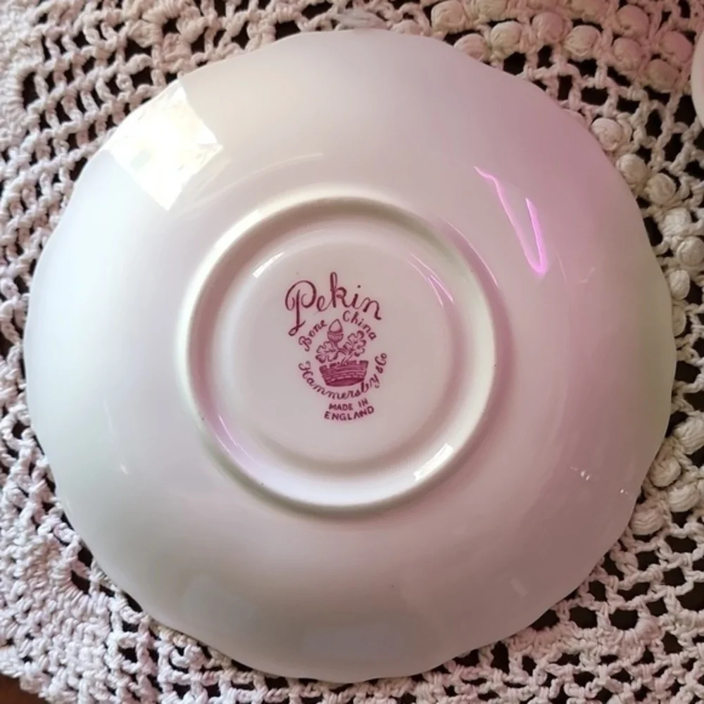 Pekin‎ fine bone china cup an saucer